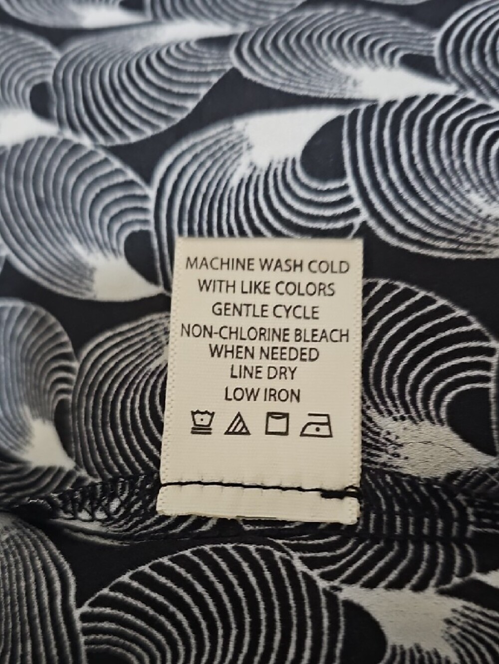 Size S Max Studio Black & White Printed Midi  Skirt - Picture 8 of 8